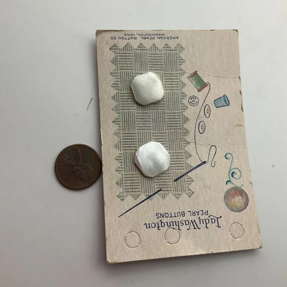 New Vintage 1940's Lady Washington Baby Pearls Buttons Lot 6 Made USA - Picture 7 of 8
